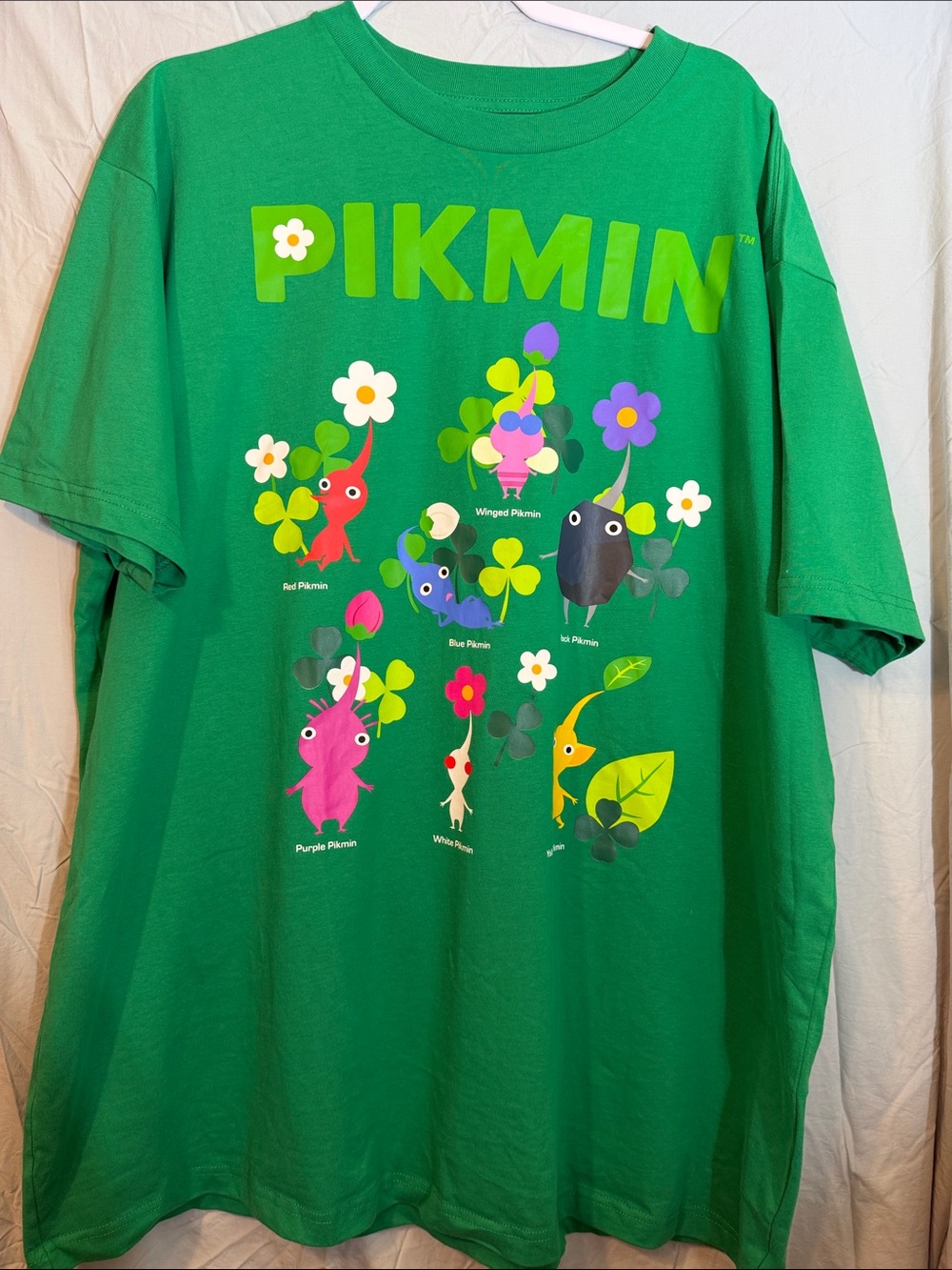 NWOT Pikmin Adult XL Green Graphic Tee